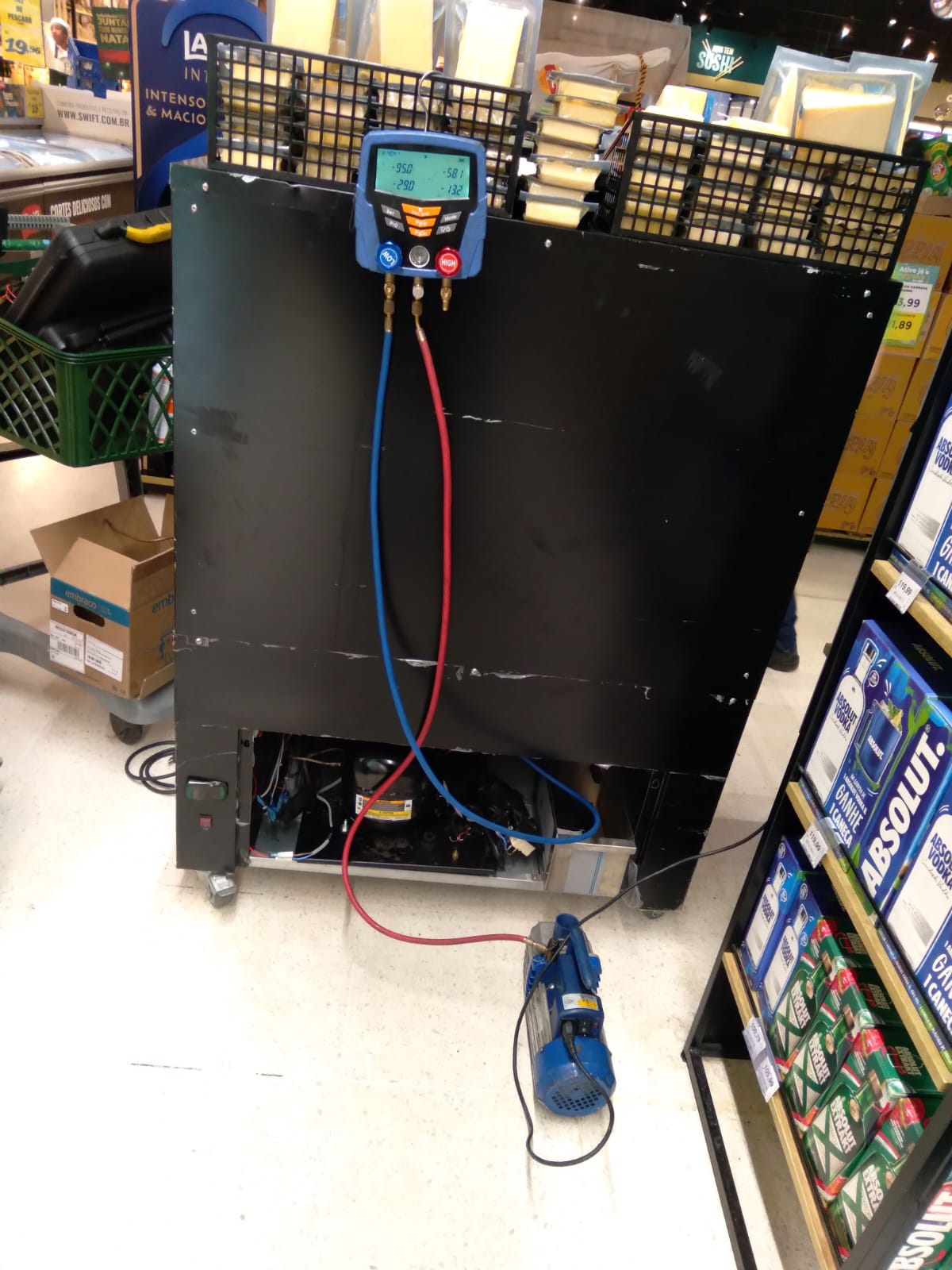 Carga de gás em geladeiras comerciais